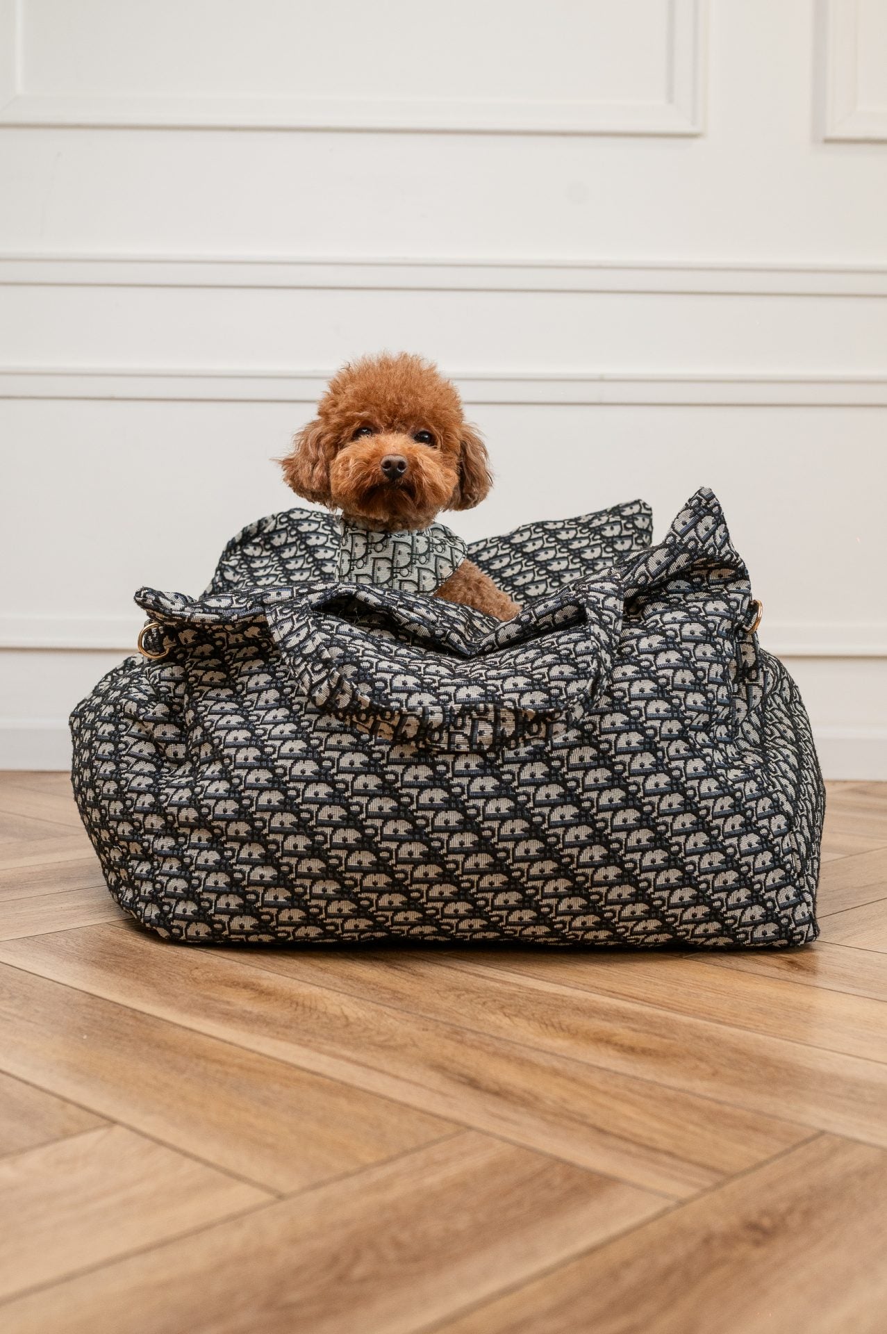 DIOARA LUXURY DOG CAR SEAT