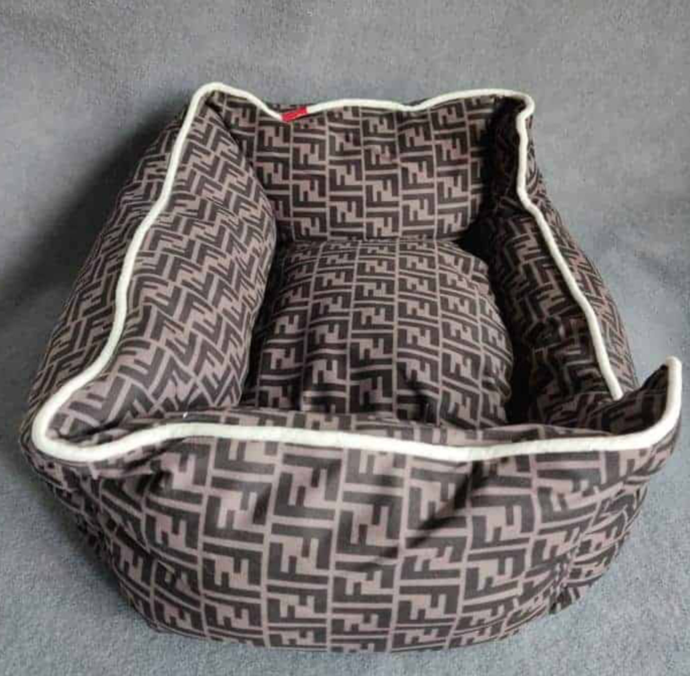 Furdi Dog Bed