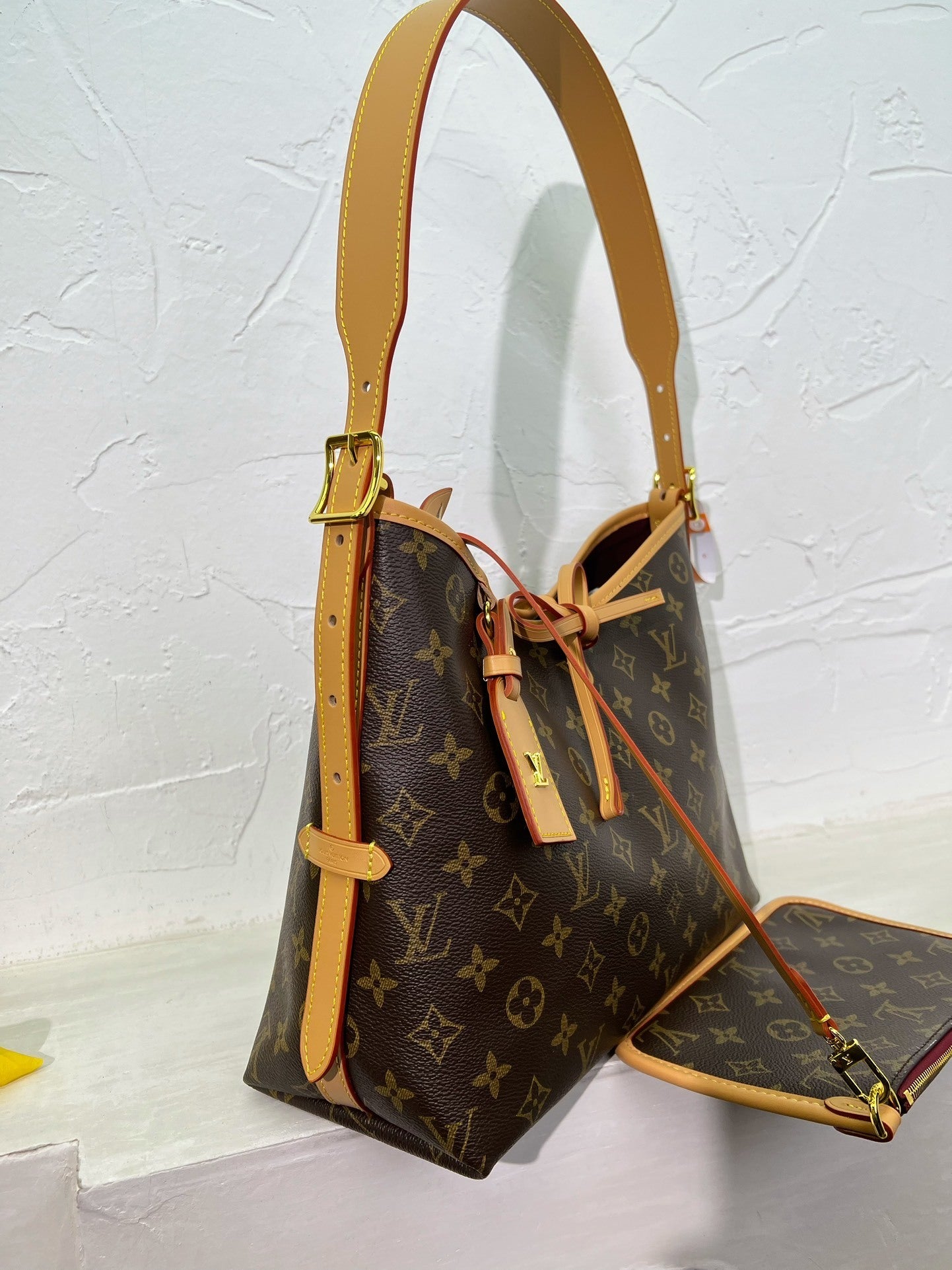 V Women's Shoulder Bag