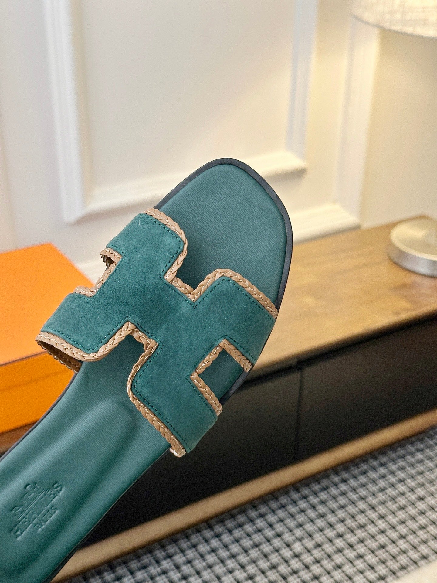 Summer Fashion Slides — H Green