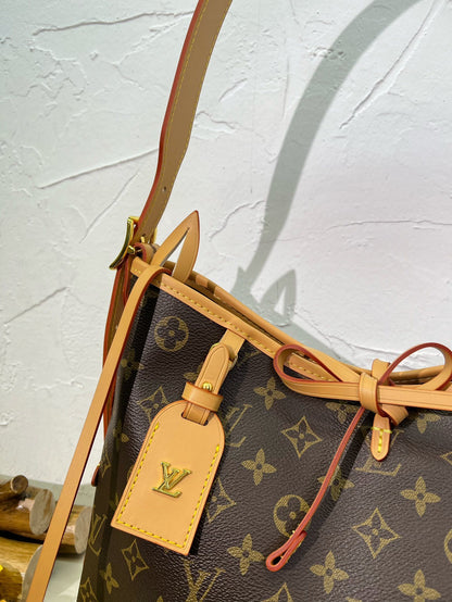 V Women's Shoulder Bag