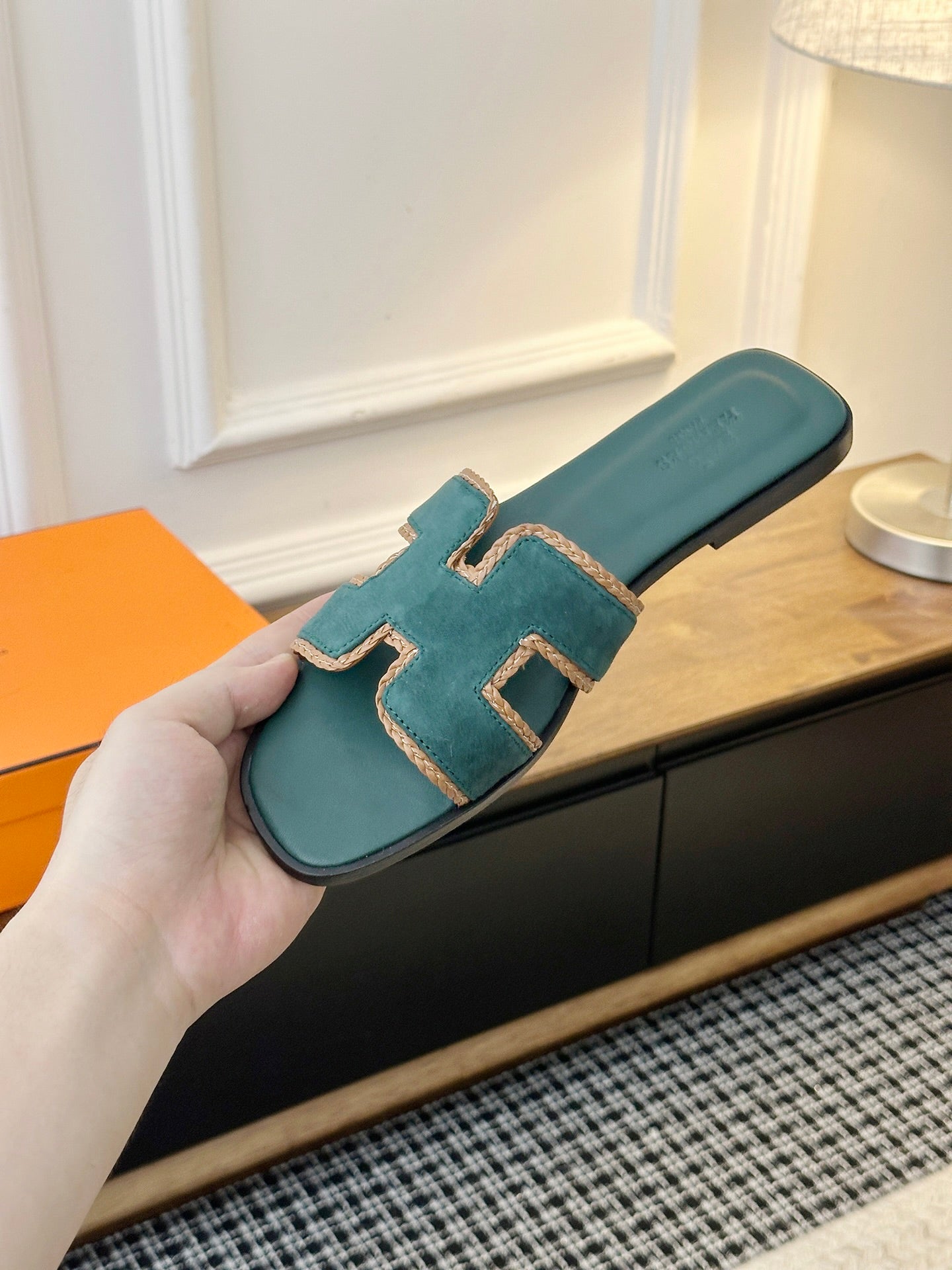 Summer Fashion Slides — H Green
